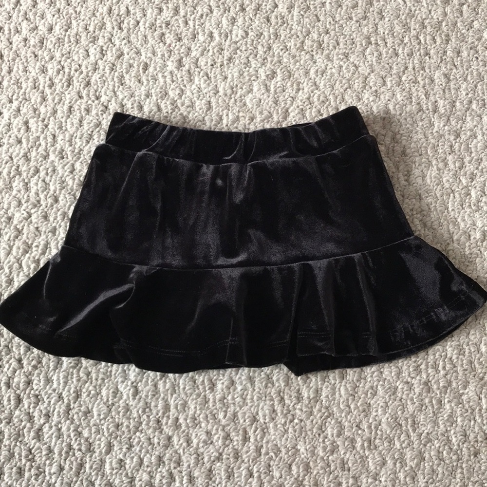 NWT Black velvet Hartstrings skort 2t